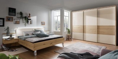 csm_Schlafzimmer_Bianco_Eiche_massiv_Schwebetuerenschrank_300cm_Glas_Champagner_Bett_mit_Polster_180x200cm_b25b75e378